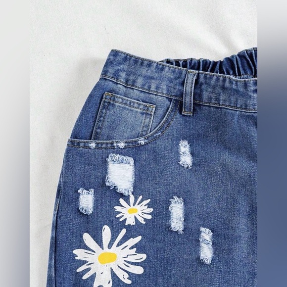 Floral Blue Jeans - Picture 6 of 9